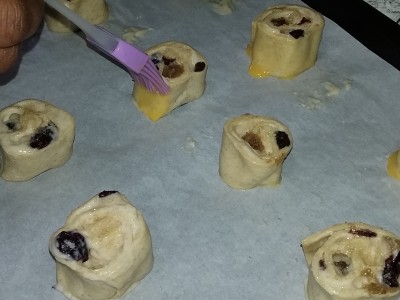 Minis pains aux raisins à la pâte feuilletée