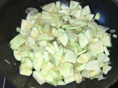 Tarte aux courgettes et crevettes à partager