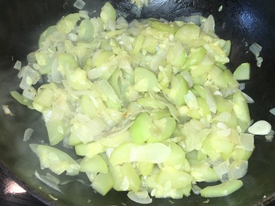 Tarte aux courgettes et crevettes à partager